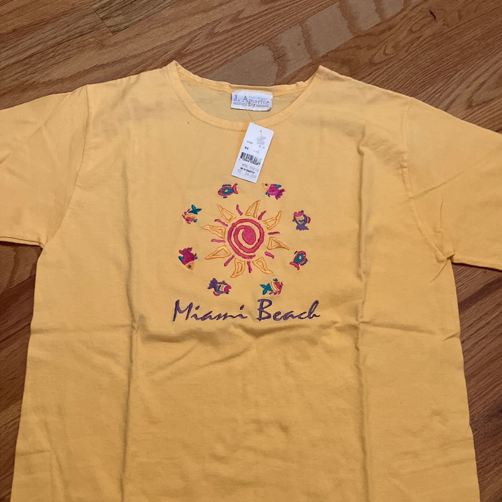 Beautiful Miami Beach T-shirt. New with tags.